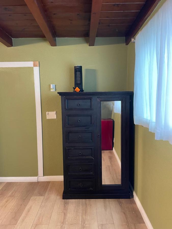 Private Room In La With Free Wifi And Tv With Shared Kitchen Los Angeles Exterior photo